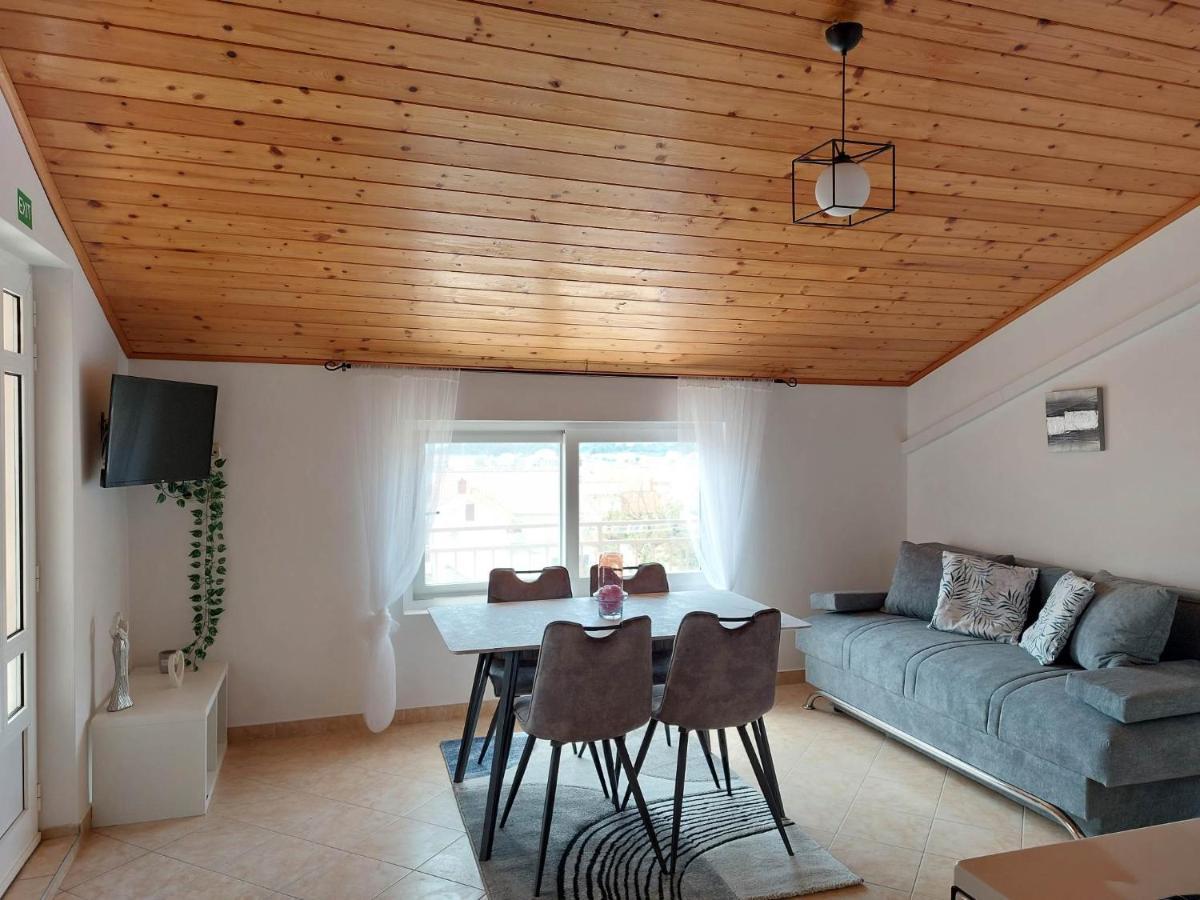 שיבניק Apartmani Mare מראה חיצוני תמונה