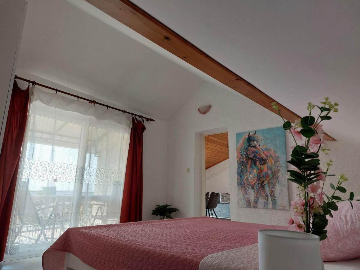 שיבניק Apartmani Mare מראה חיצוני תמונה